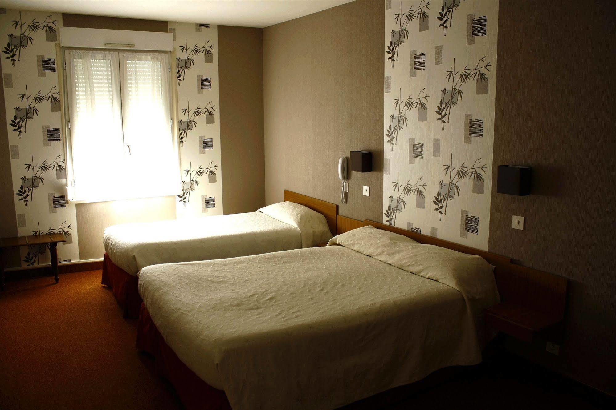 Hotel Du Touring Saint-Céré Kültér fotó